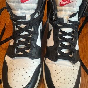 Nike Black and White women’s High-Top Sneakers